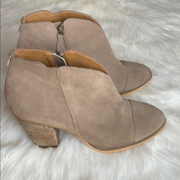 susina suede booties